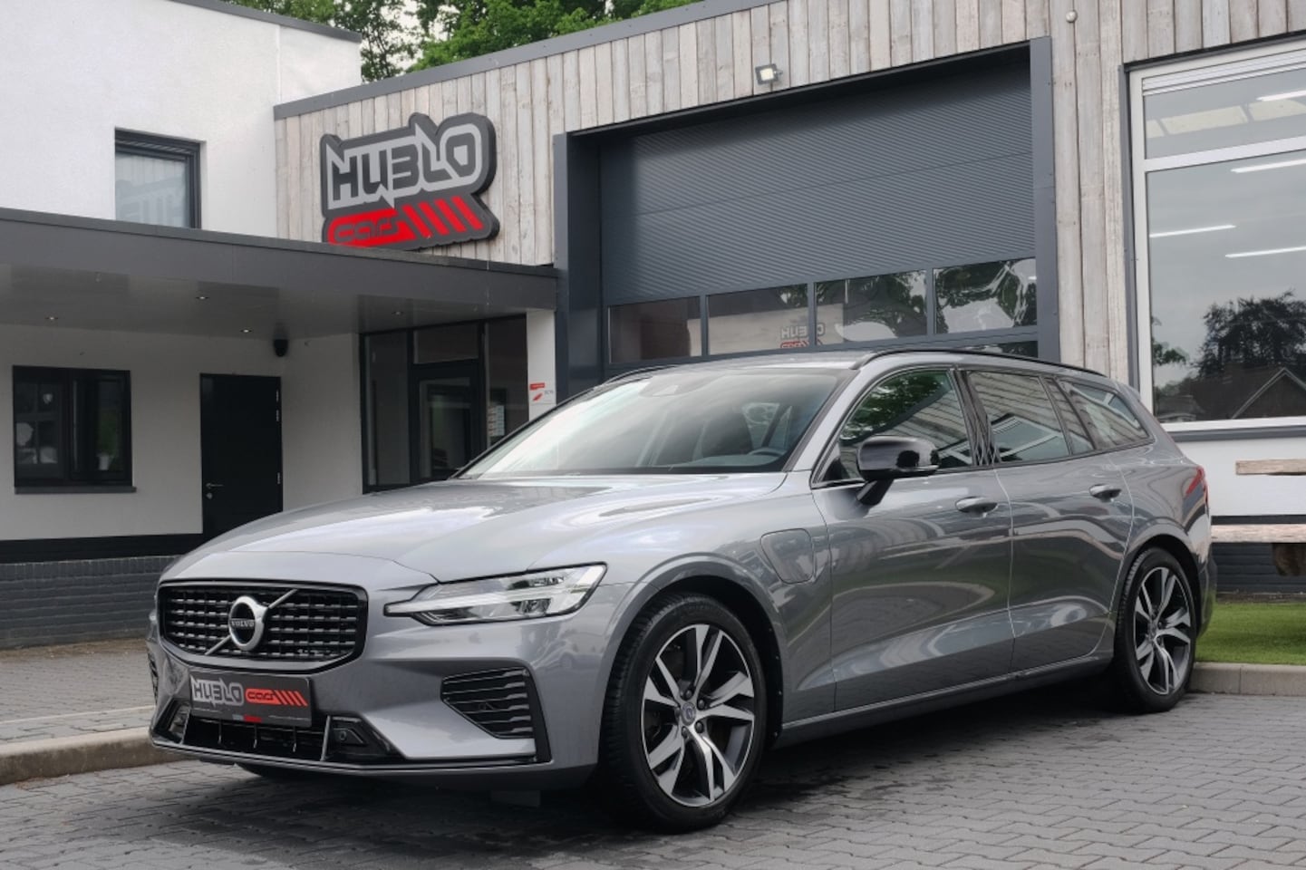 Volvo V60 - 2.0 T8 AWD R-Design - AutoWereld.nl