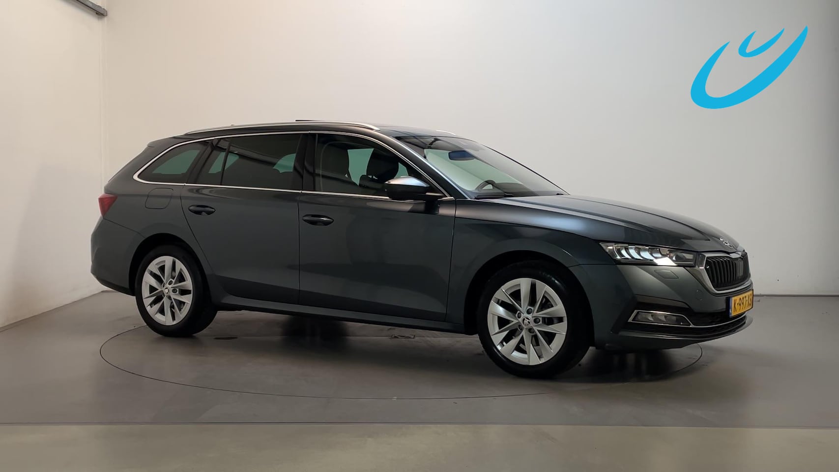 Skoda Octavia Combi - 1.0 e-TSI DSG Business Edition Plus Panoramadak Alcantara Stoelverwarming Adaptive Cruise - AutoWereld.nl