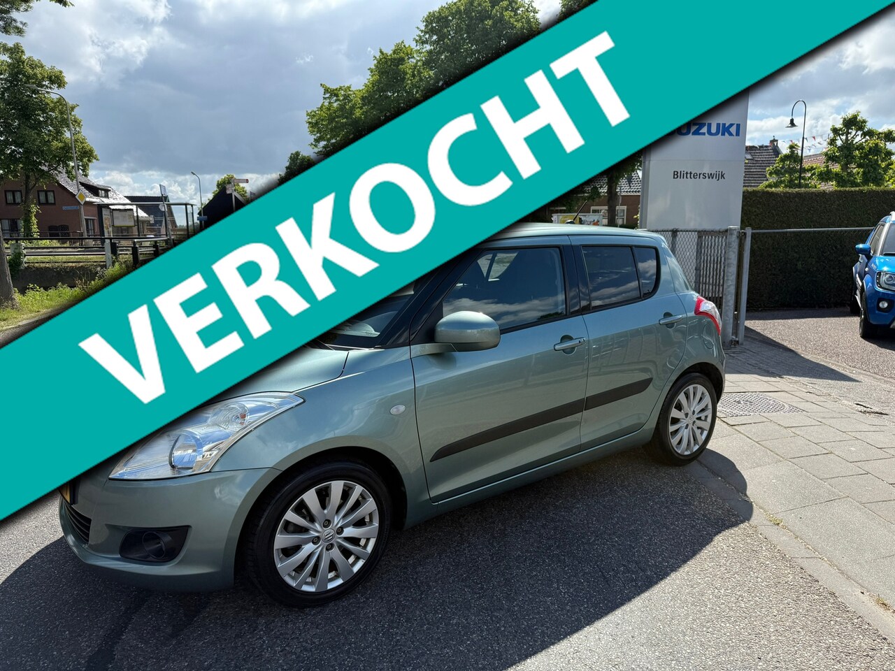 Suzuki Swift - 1.2 Exclusive EASSS // Door ons nieuw geleverd en onderhouden Swift // Trekhaak // Airco / - AutoWereld.nl