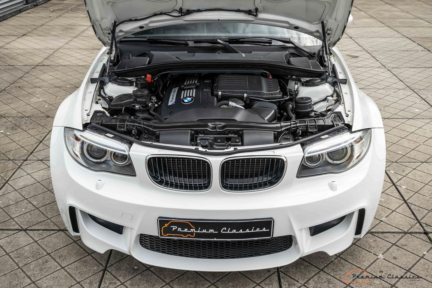 bmw-1-serie-coupe-1m-3-0-e82-138-000km-perfect-condition-full-documentation.jpg