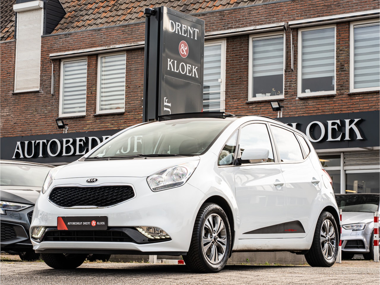 Kia Venga - 1.4 CVVT Edition ORG NL PANO CAMERA TREKHAAK NAVI BLEUTOOTH PDC CRUISE - AutoWereld.nl