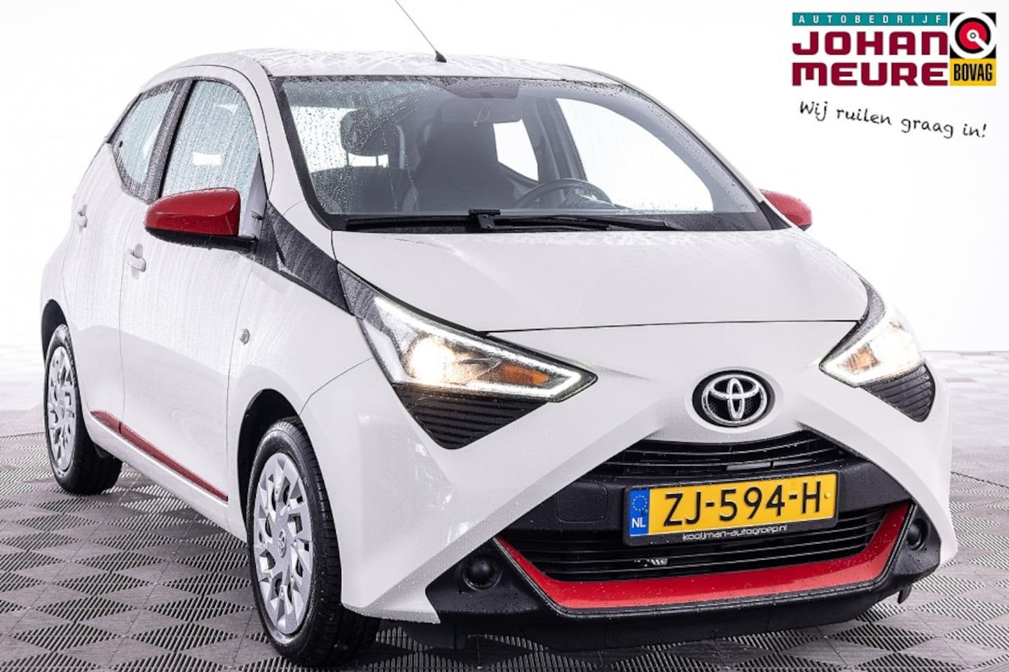 Toyota Aygo - 1.0 VVT-i x-play limited ✅ 1e Eigenaar *HEMELVAART OPEN v.a 11u tot 17u* - AutoWereld.nl