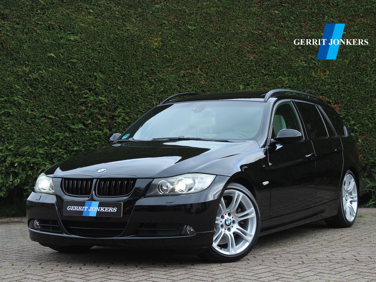 BMW 3-serie Touring - 335i Executive | BTW auto | Youngtimer | Panoramadak - AutoWereld.nl