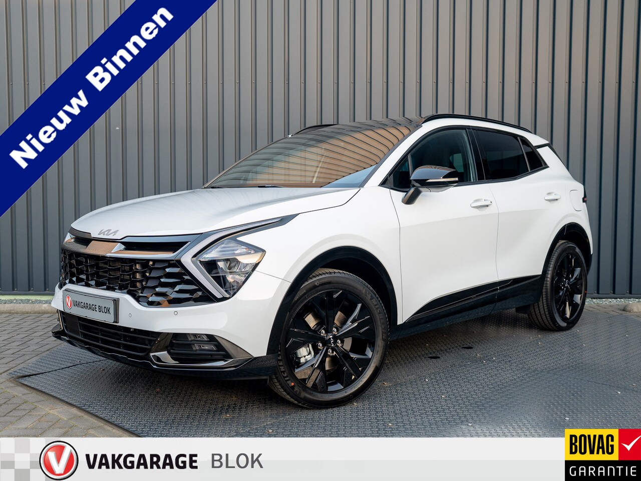 Kia Sportage - 1.6 T-GDi HEV Dark Edition | 19'' | Panodak | Stoel & Stuur verw. | Prijs Rijklaar!! - AutoWereld.nl