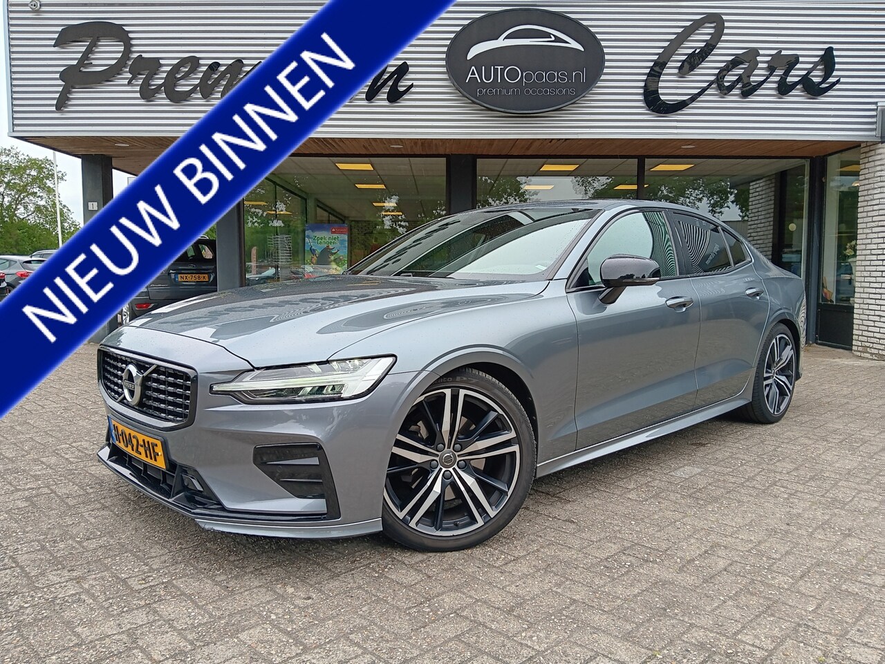 Volvo S60 - 2.0 T4 R-Design|PANO|HARMAN KARDON|AUTOMAAT|1ste Eig|Adapt Cr - AutoWereld.nl