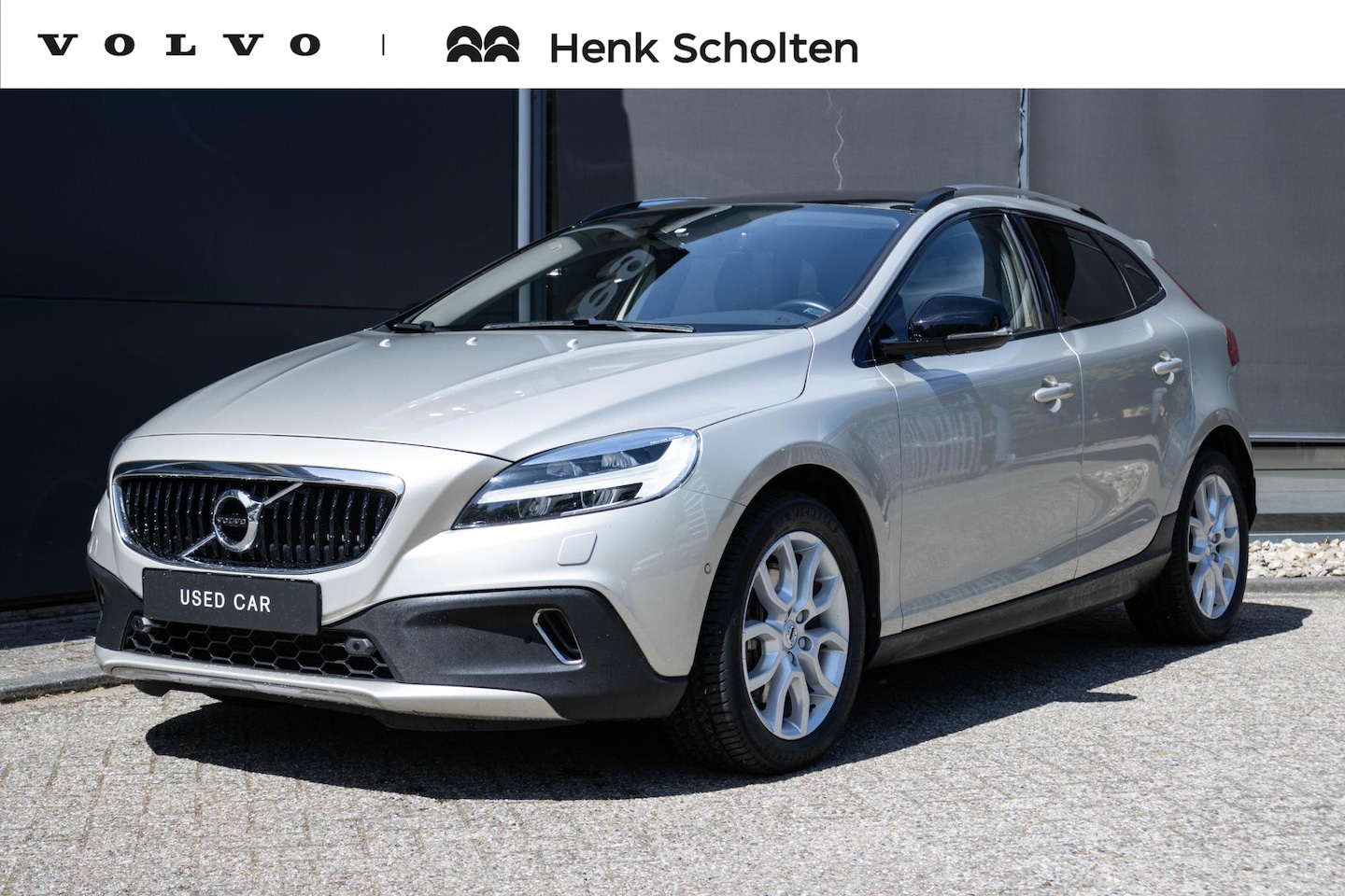 Volvo V40 Cross Country - T3 Automaat Polar+ Luxury | Navigatie Systeem | Trekhaak afneembare kogel | Panorama-Dak | - AutoWereld.nl