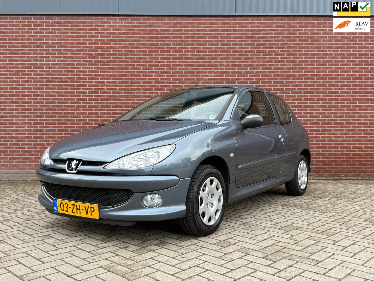 Peugeot 206 - 1.4 Forever / NAP / Nieuwe distributie / Elektrische ramen. - AutoWereld.nl