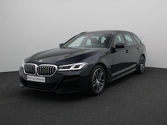 BMW 5-serie Touring - 530d xDrive M Sportpakket | Panoramadak | Head-Up Display | HIFI | 18"