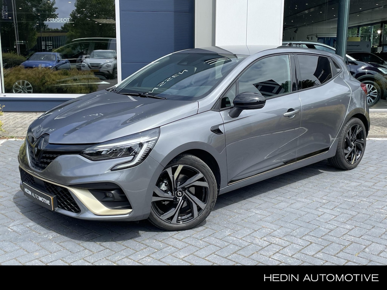 Renault Clio - Hybrid 145 E-Tech Engineered | Stoelverwarming | Drive Assist | Sportstoelen - AutoWereld.nl