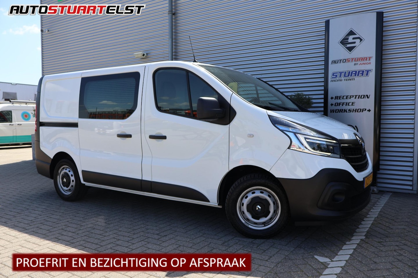 Renault Trafic - 2.0 dCi 120 T29 L1H1 Comfort 3 Zits | Trekhaak | Led | DAB | Sensoren | Airco | Cruise | B - AutoWereld.nl