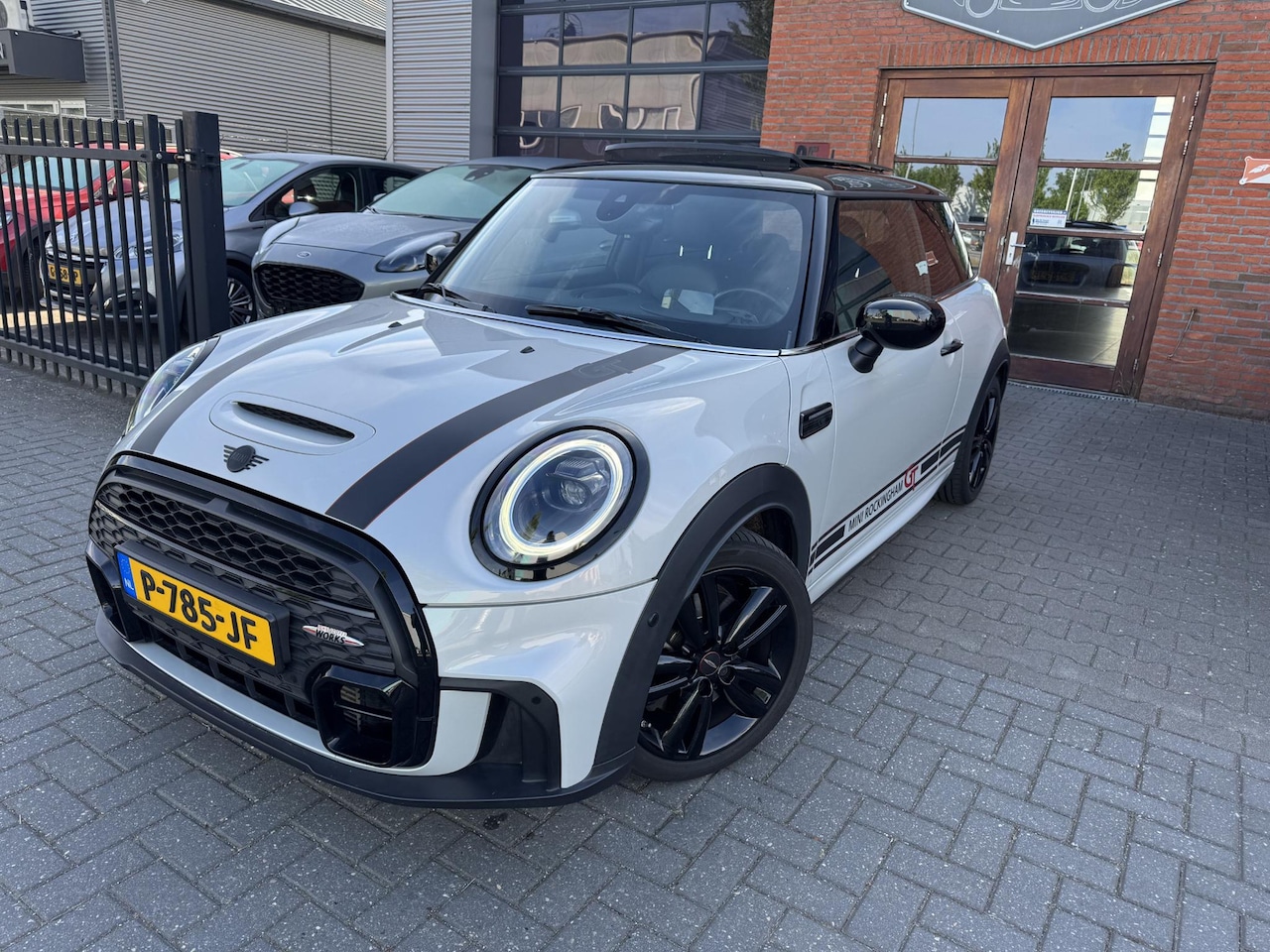 MINI Cooper S - Mini 2.0 Rockingham GT Edition | NAP | PANO | HUD | Dealer Onderhouden - AutoWereld.nl