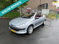 Peugeot 206 CC - 2.0-16V XT LEUKE AUTO ZO INGERUILD DUS ZO WEG PRIJSJE