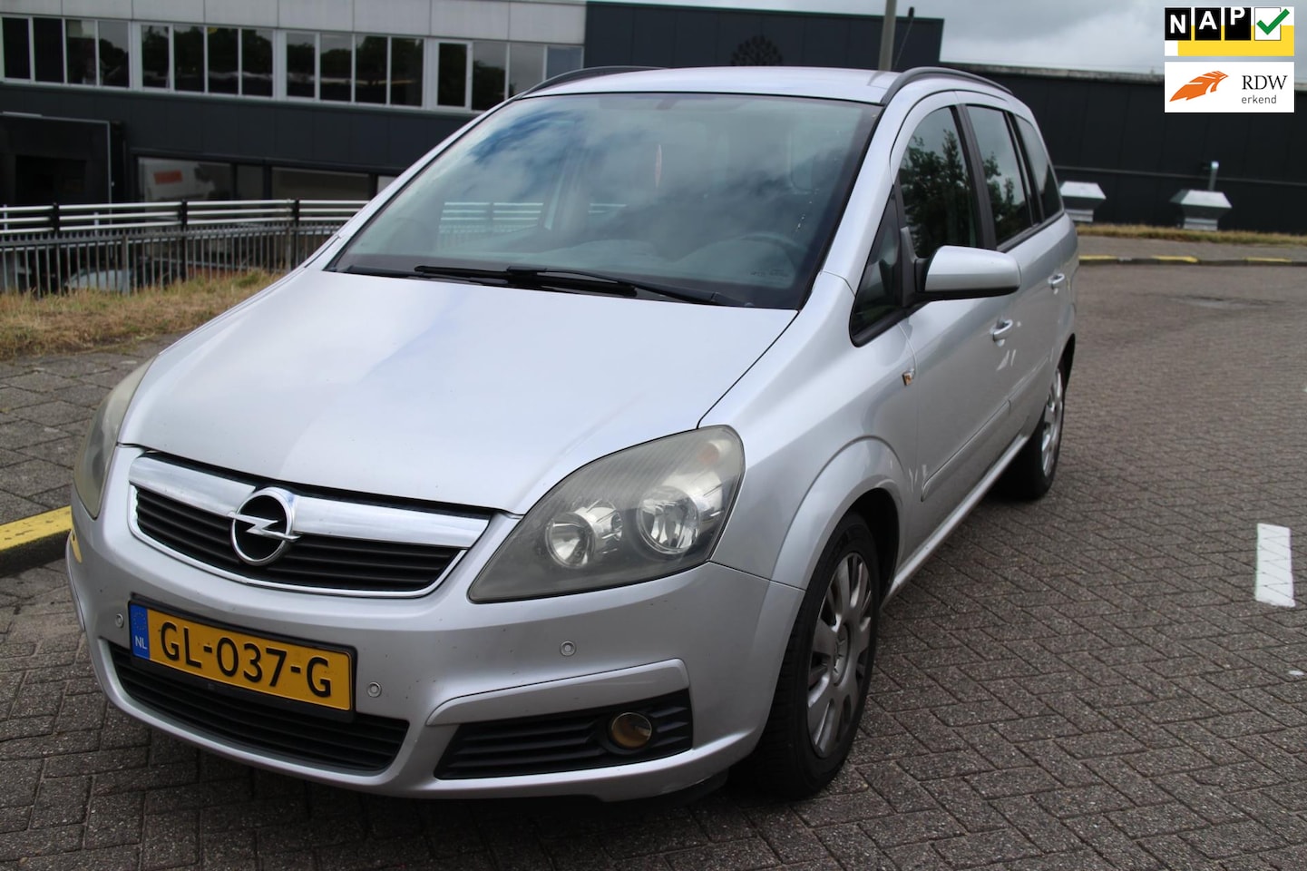 Opel Zafira - 1.6 Essentia 1.6 Essentia - AutoWereld.nl