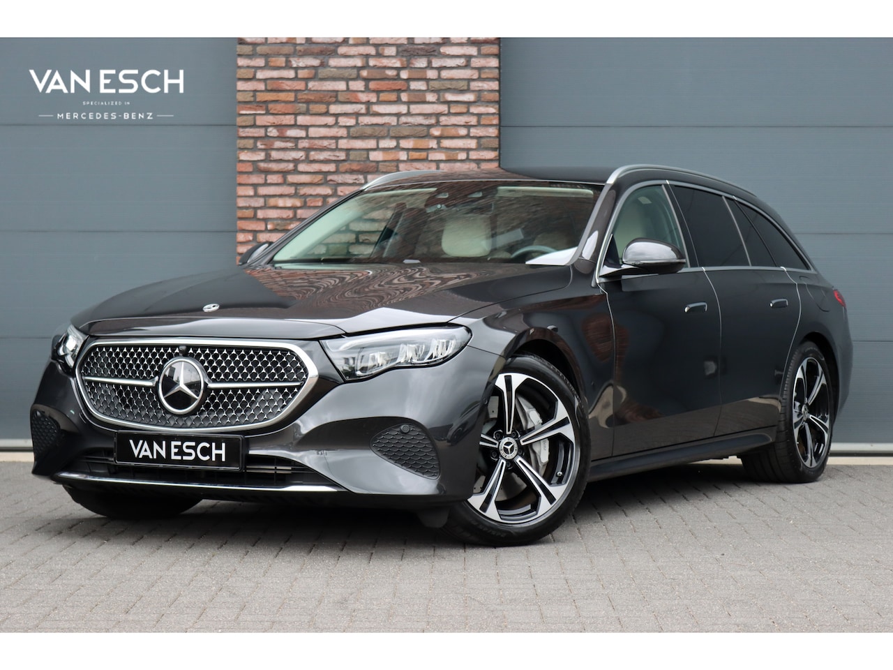 Mercedes-Benz E-klasse Estate - 300 e Luxury Line Aut9 | Distronic+ | Trekhaak | Burmester | Memory | Keyless Go | Geluids - AutoWereld.nl
