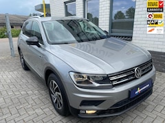 Volkswagen Tiguan - 1.5 TSI ACT Highline / Trekhaak / Add. Cruise / PDC V+A / Navigatie / Telefoon / Climate C