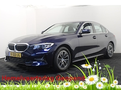 BMW 3-serie - 318i Executive Edition |Org NL|Leder|Stoelverwarming| *Hemelvaart geopend