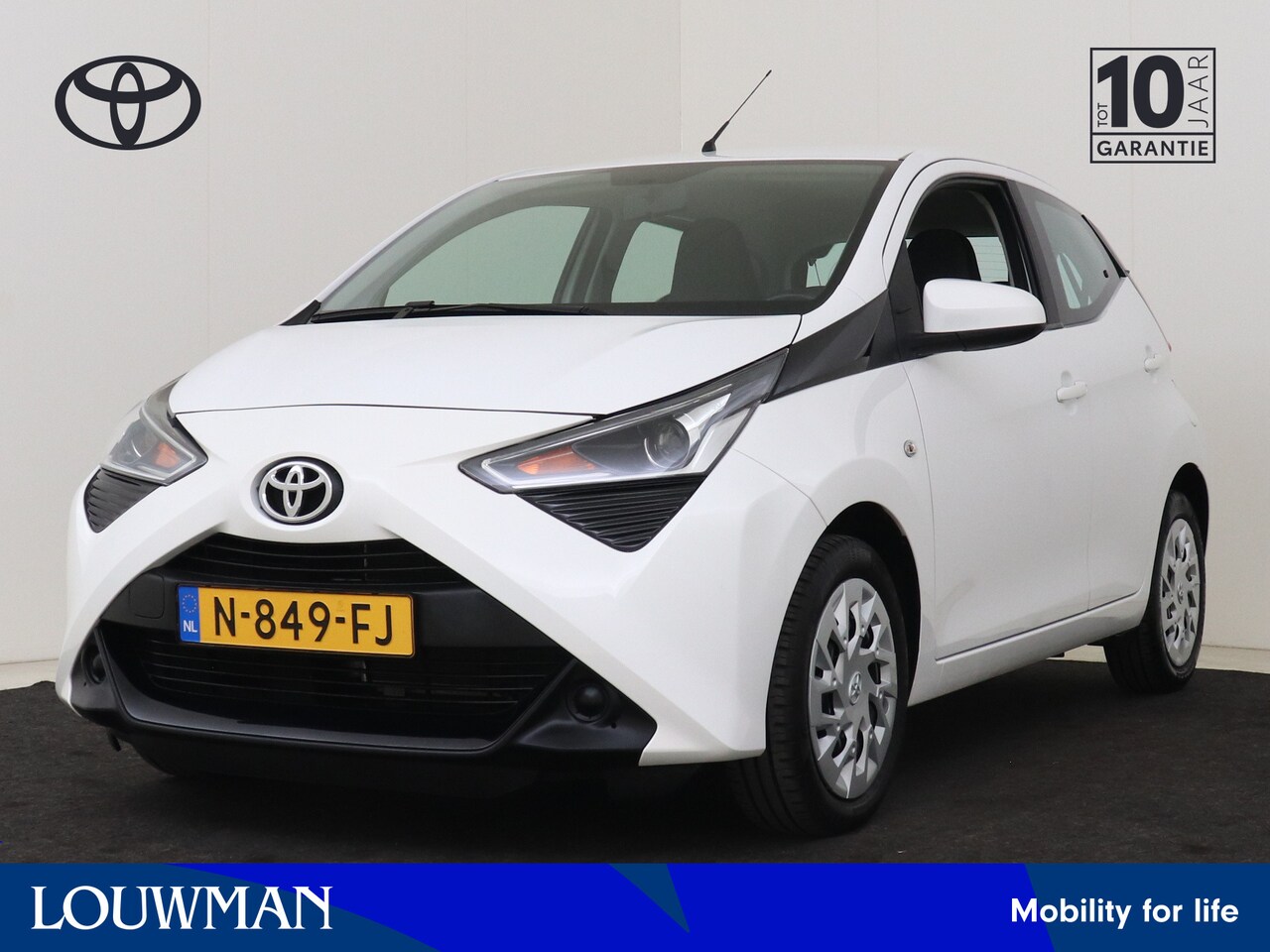 Toyota Aygo - 1.0 VVT-i x-play I Apple Carplay/Android Auto I Airco I 5 Deurs I Zuinig I USB I - AutoWereld.nl
