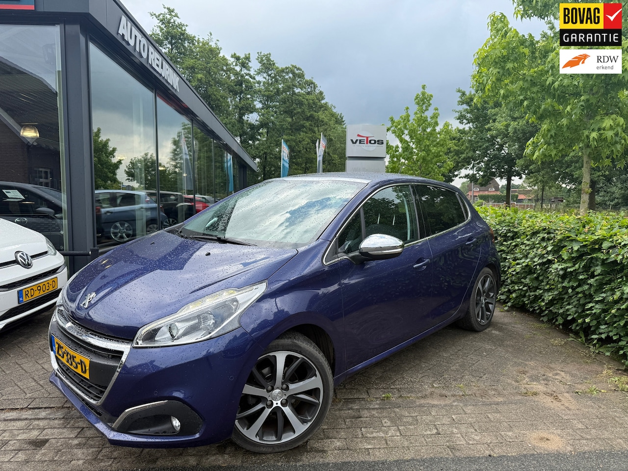 Peugeot 208 - 1.2 PureTech Première 1.2 PureTech Première, pano dak, Leer, JBL, Trekhaak, Stoel verwarming, Navi - AutoWereld.nl