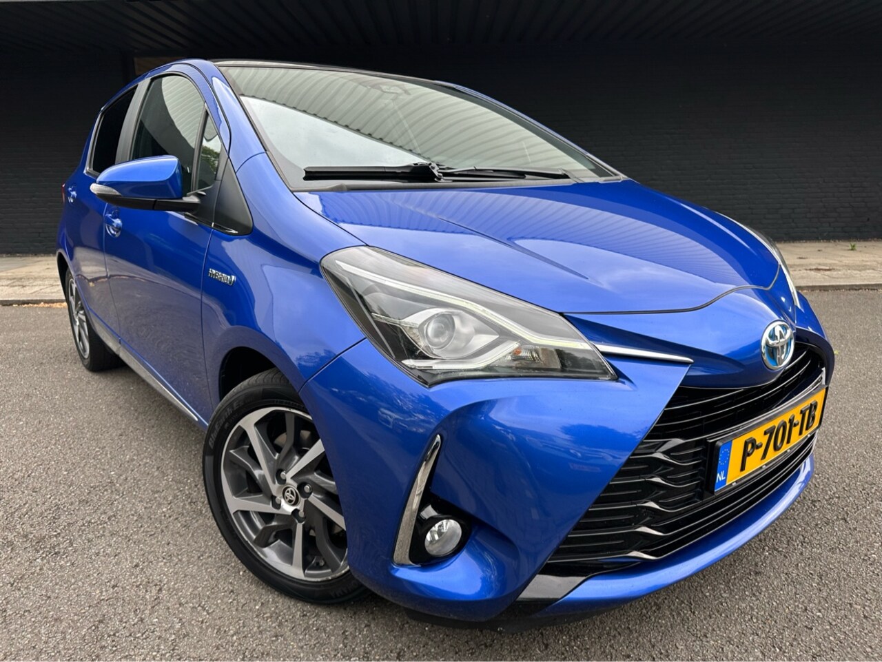 Toyota Yaris - 1.5 Hybride // Premium uitvoering // - AutoWereld.nl
