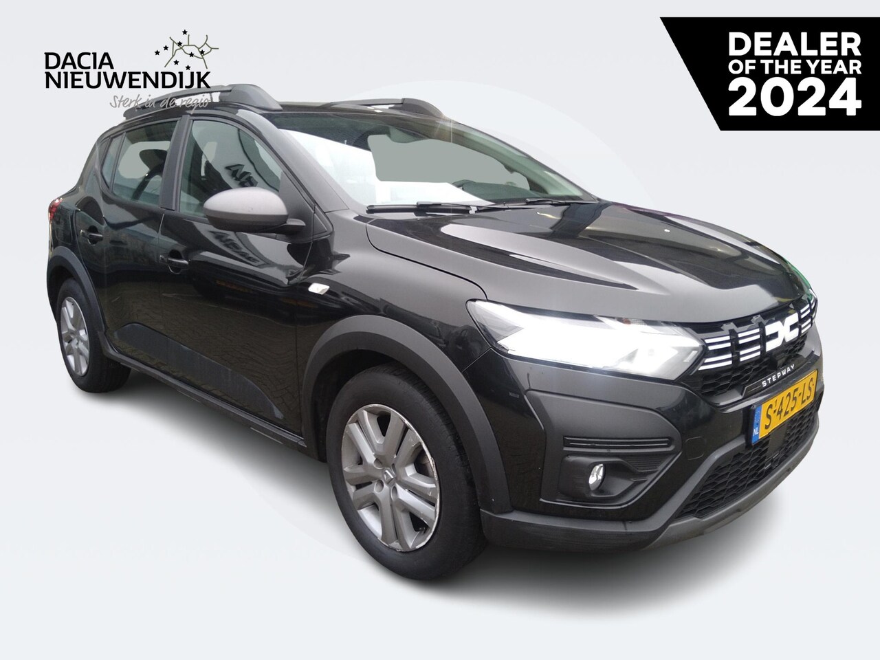 Dacia Sandero Stepway - 1.0 TCe 100 ECO-G Expression PARKEERSENSOREN ACHTER / LICHTMETALEN VELGEN / HANDGESCHAKKEL - AutoWereld.nl