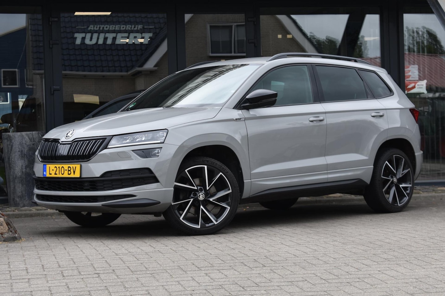 Skoda Karoq - 1.5 TSI ACT Sportline | TREKHAAK | CANTON | VIRTUAL COCKPIT | ACC| APPLE CARPLAY | ANDROID - AutoWereld.nl