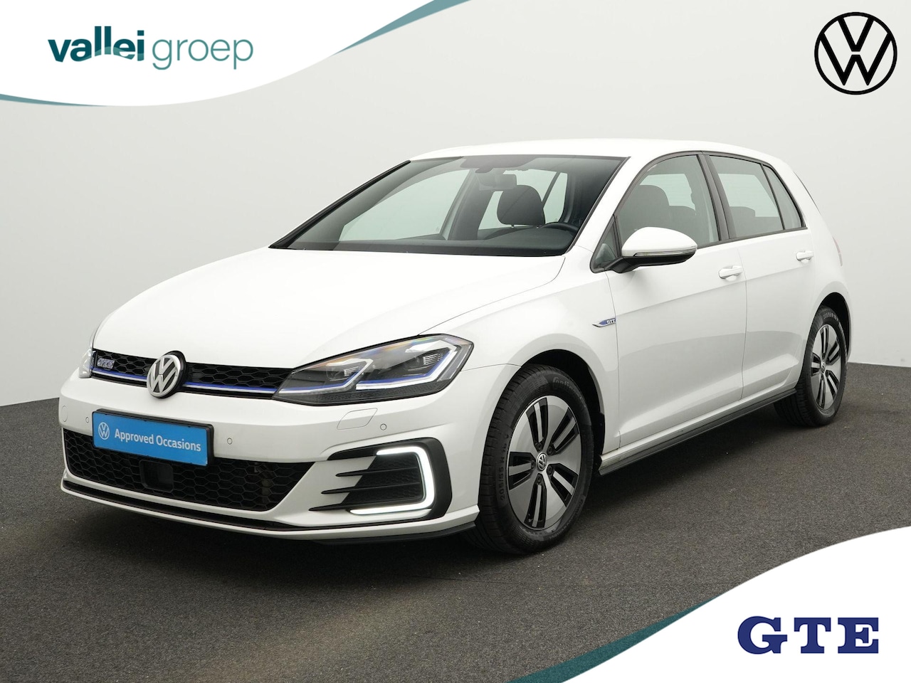 Volkswagen Golf - GTE 1.4 TSI 204 pk DSG | LED koplampen | Stoelverwarming | Parkeersensoren | Apple Carplay - AutoWereld.nl