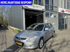 Hyundai i30 - 1.6i Style Airco Nieuwe APK NAP Logisch