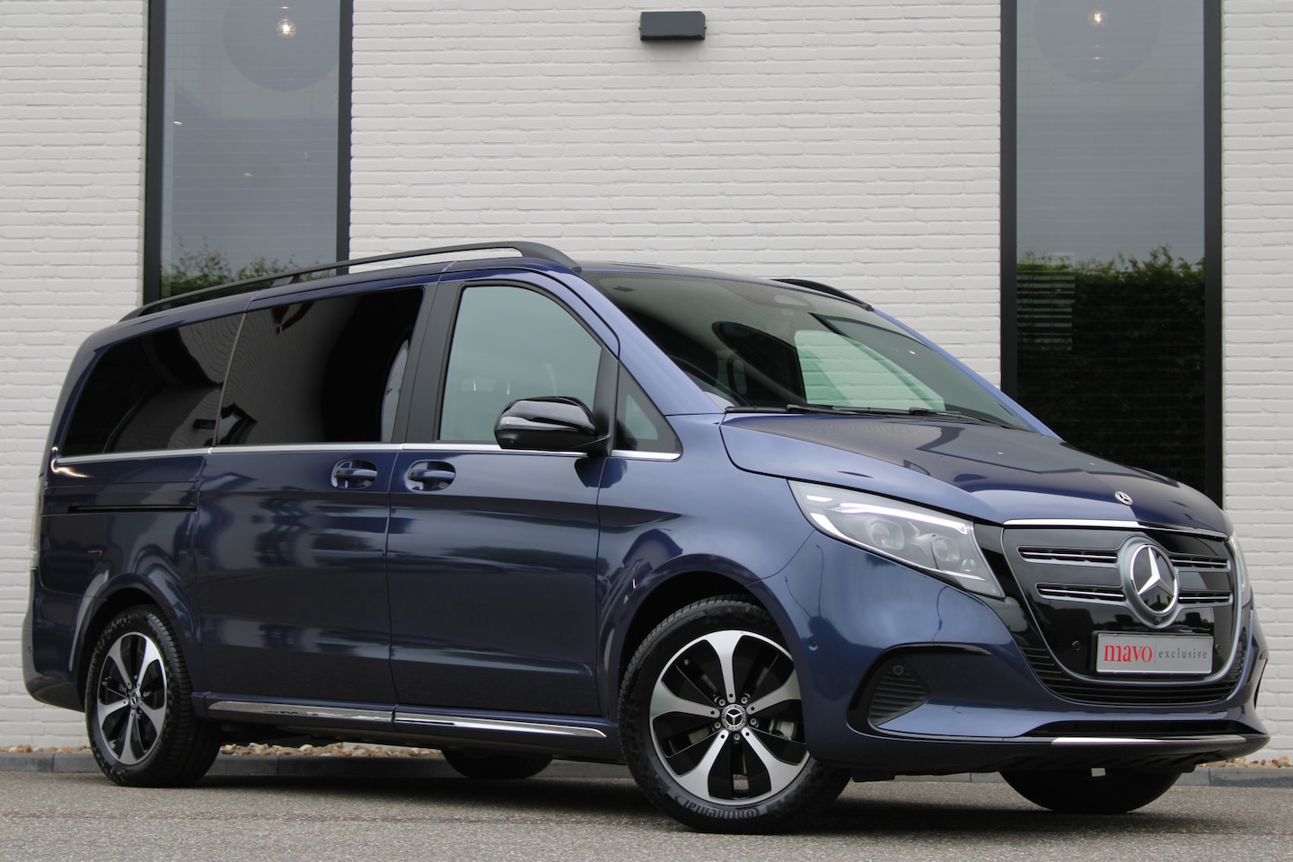 Mercedes-Benz EQV - 300 L2 / AMG / New Model / 7/8-Persoons / Luchtvering / Led / Electr Stoelen / Vol Opties - AutoWereld.nl