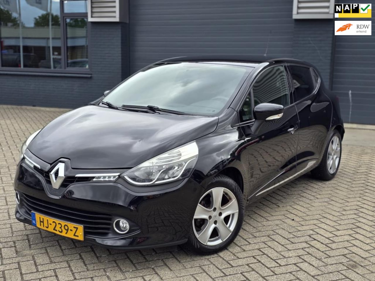 Renault Clio - 0.9 TCe 2015 Nap Apk Navi 110000km! Nette auto - AutoWereld.nl