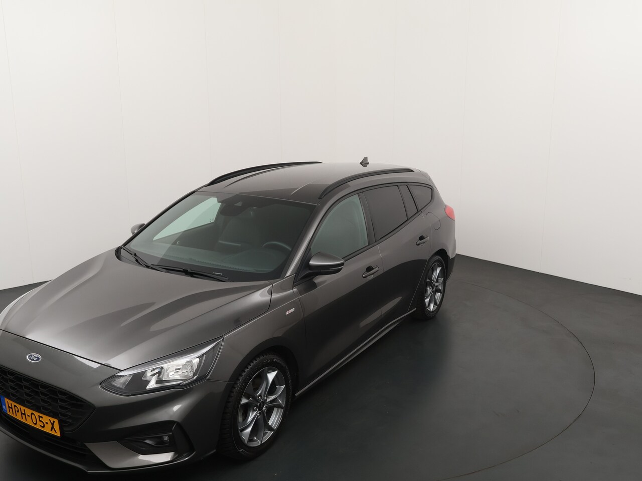 Ford Focus Wagon - EcoBoost Hybrid 125pk ST-Line X | Winter pack | Camera | Cruise | Clima | Apple carplay | - AutoWereld.nl