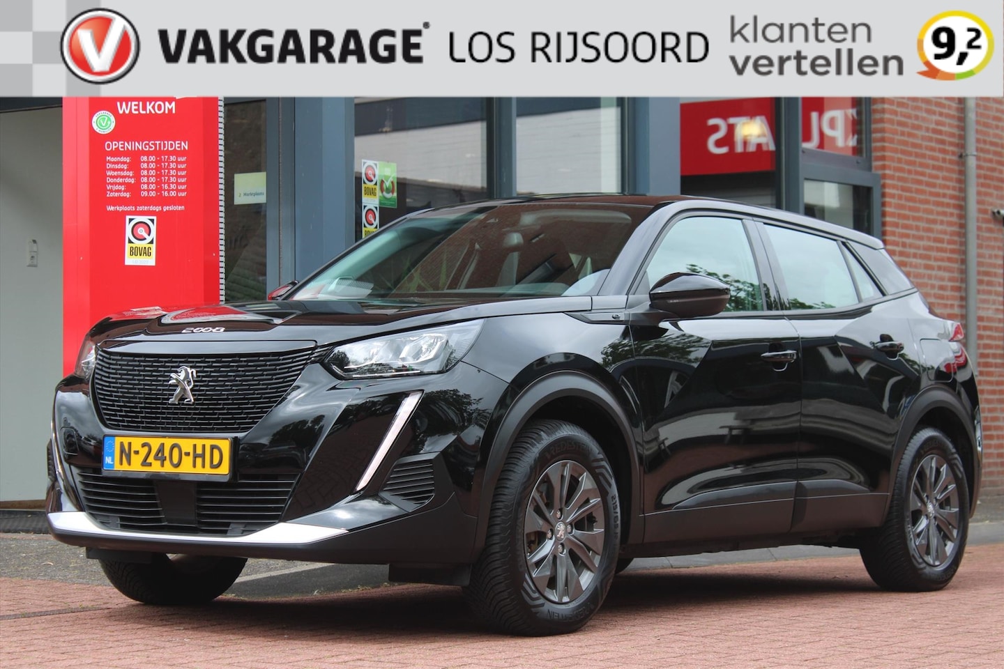 Peugeot e-2008 - EV 50kWh *Active* | 3 Fase | Carplay | Camera | Cruise & Climate Control | PDC | Navigatie - AutoWereld.nl