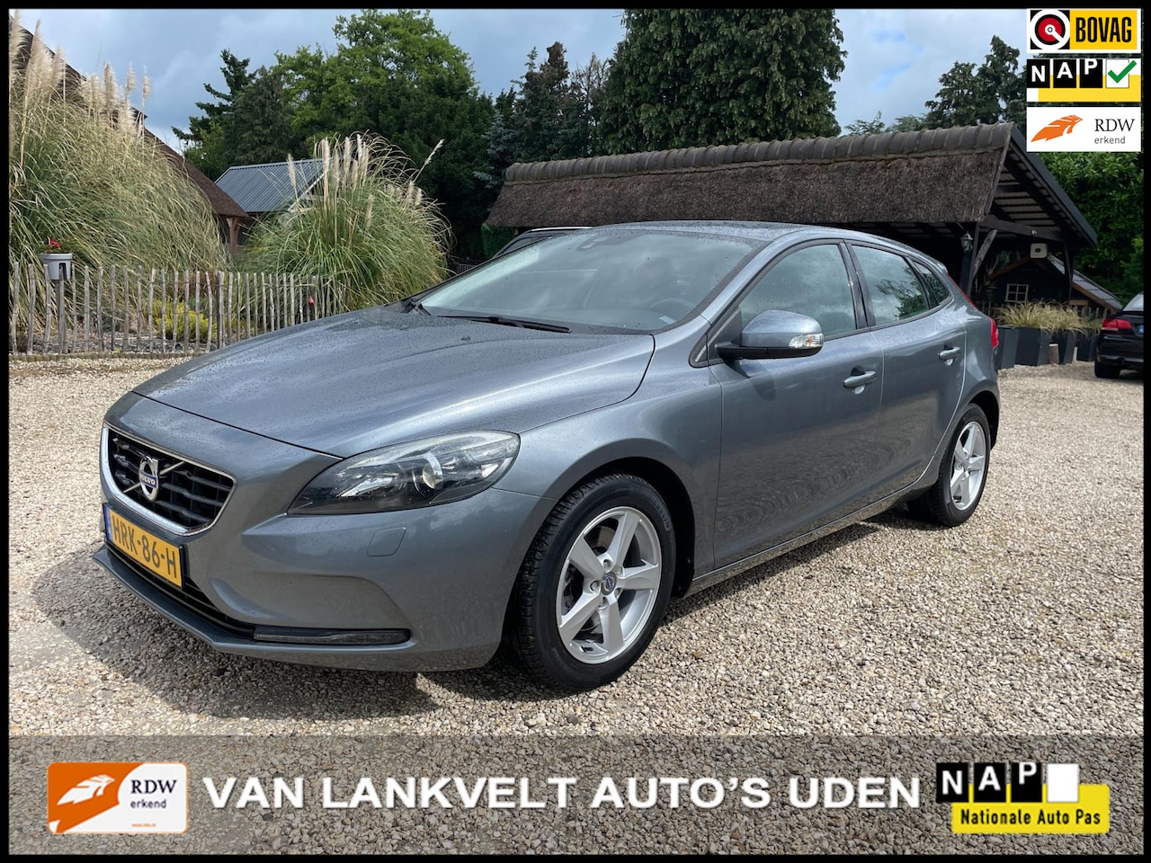 Volvo V40 - 1.6 T2 Momentum XENON, Stoelverwarming, Trekhaak - AutoWereld.nl