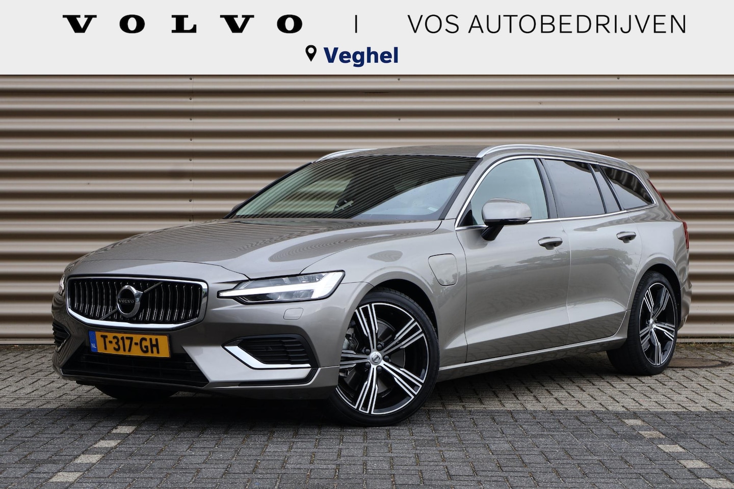Volvo V60 - T8 Recharge AWD Inscription | Elektr. trekhaak | Adaptieve cruise control | Stoelverwarmin - AutoWereld.nl