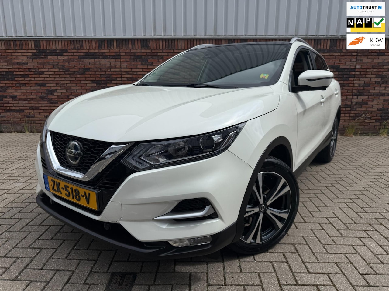 Nissan Qashqai - 1.3 DIG-T N-Connecta |360 Camera|Panodak| - AutoWereld.nl