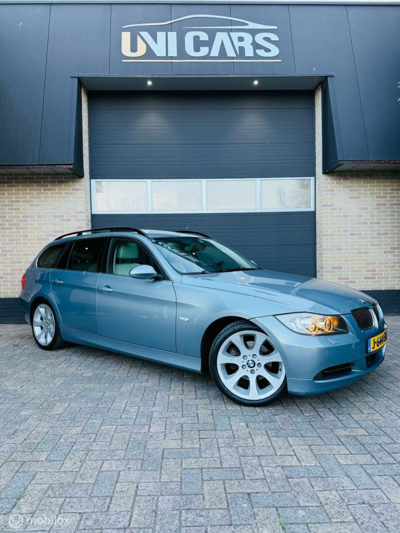 BMW 3-serie Touring - 325i|Pano|18 Inch|Br Navi|Luxe Auto! - AutoWereld.nl