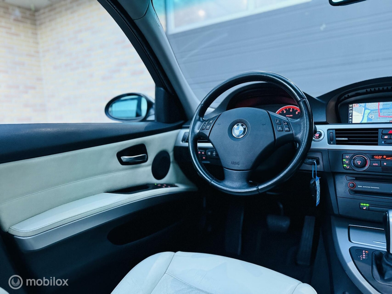 BMW 3-serie Touring - 325i|Pano|18 Inch|Br Navi|Luxe Auto! - AutoWereld.nl