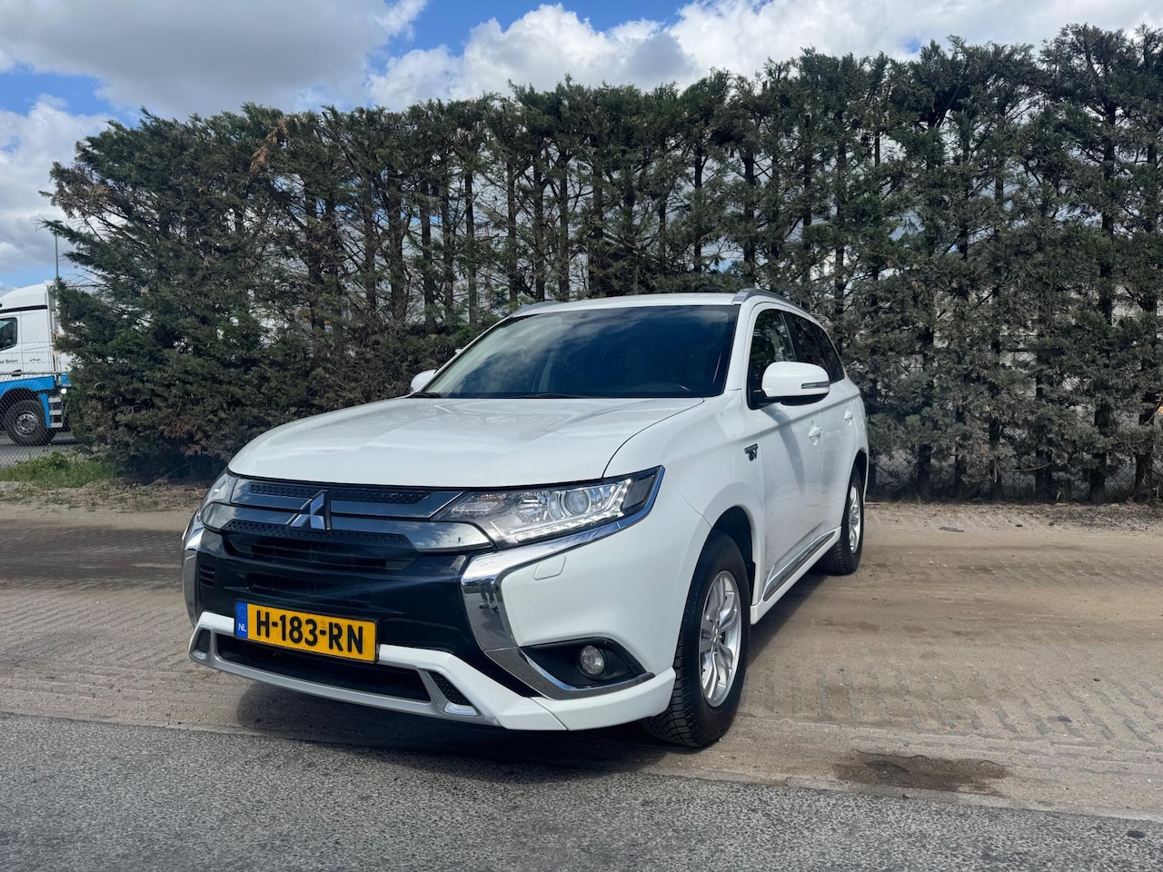 Mitsubishi Outlander - 2.4 PHEV Pure 2.4 PHEV Pure - AutoWereld.nl