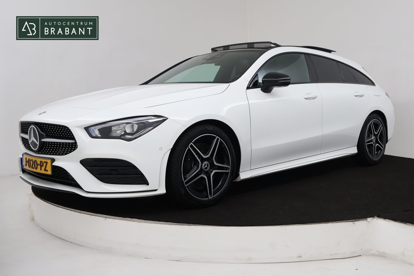 Mercedes-Benz CLA-klasse Shooting Brake - 220 Advantage (PANORAMADAK, SFEERVERLICHTING, PARKEERSENSOREN, CAMERA, NAVI, NL-AUTO) - AutoWereld.nl