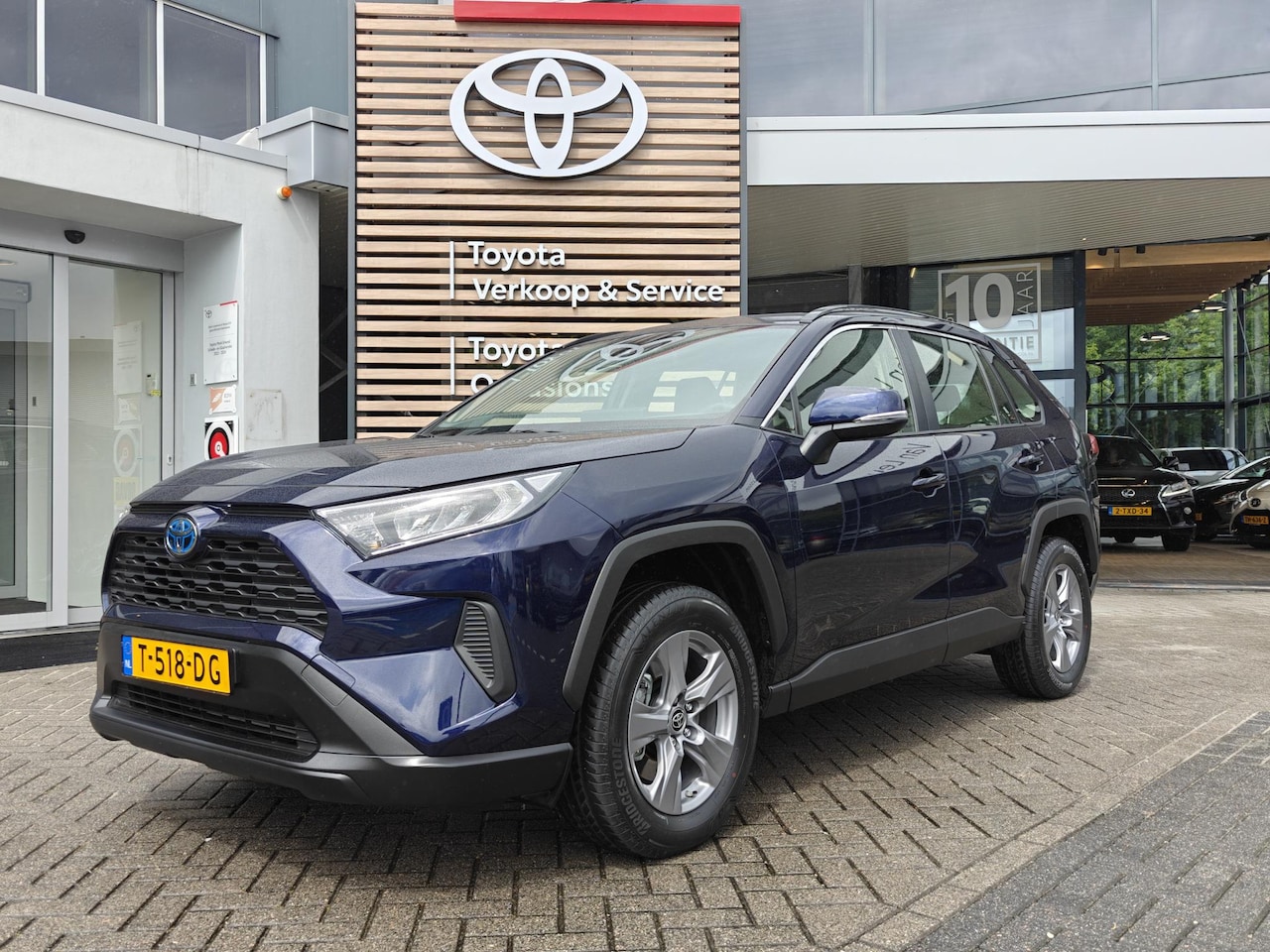 Toyota RAV4 - 2.5 Hybrid NL-AUTO FACELIFT NAVI AD-CRUISE APPLE/ANDROID DAB+ LMV - AutoWereld.nl