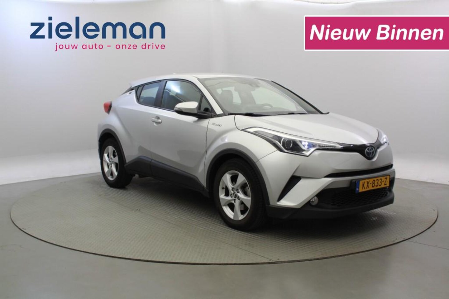 Toyota C-HR - 1.8 Hybrid Dynamic Automaat - Navi, Camera, Clima - AutoWereld.nl