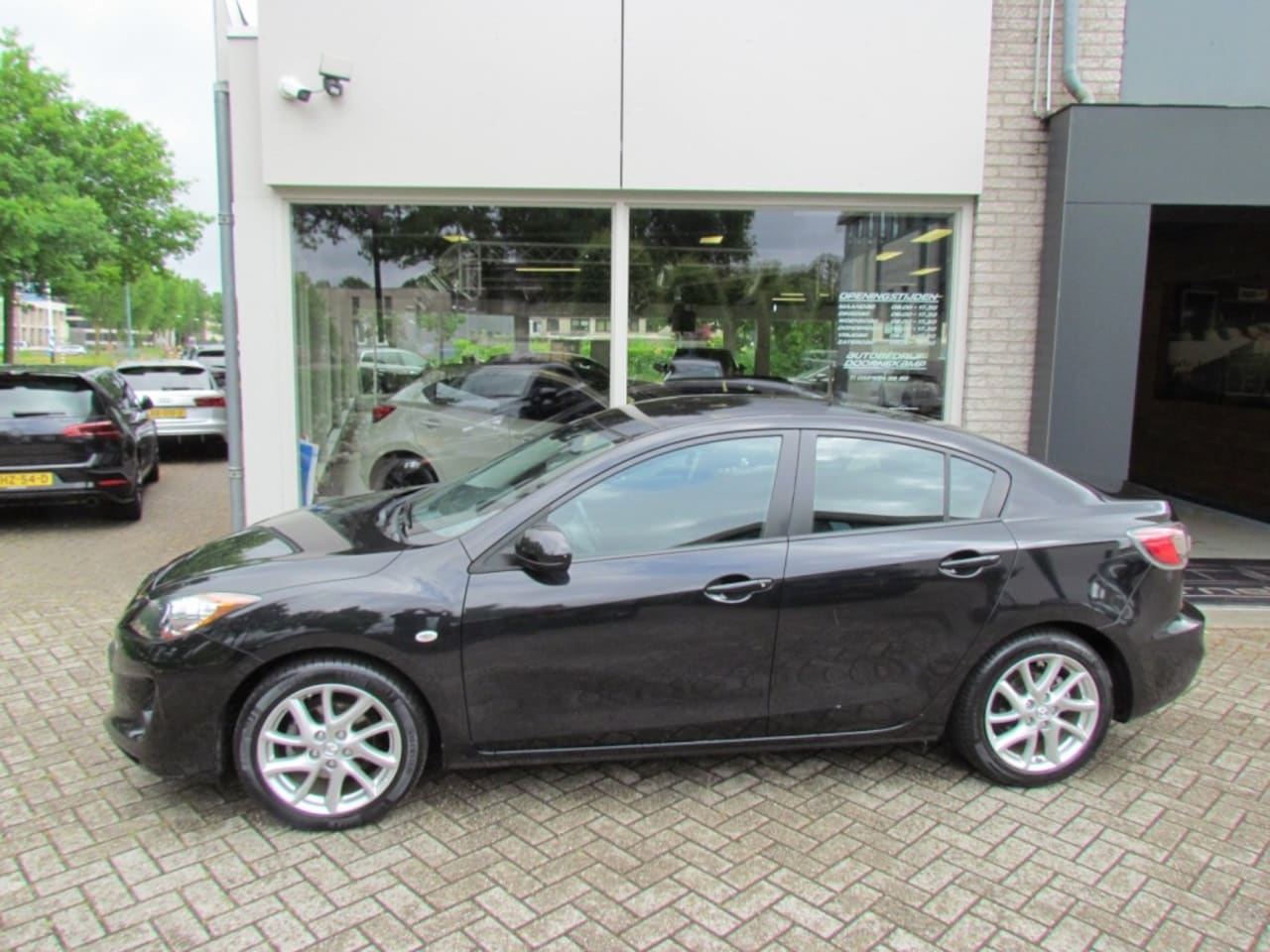Mazda 3 - 1.6 105pk 5MT Sedan Navigator - AutoWereld.nl