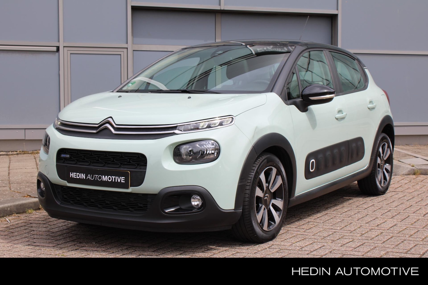 Citroën C3 - 1.2 PureTech Feel Panoramadak | navigatie | Lichtmetalen velgen - AutoWereld.nl