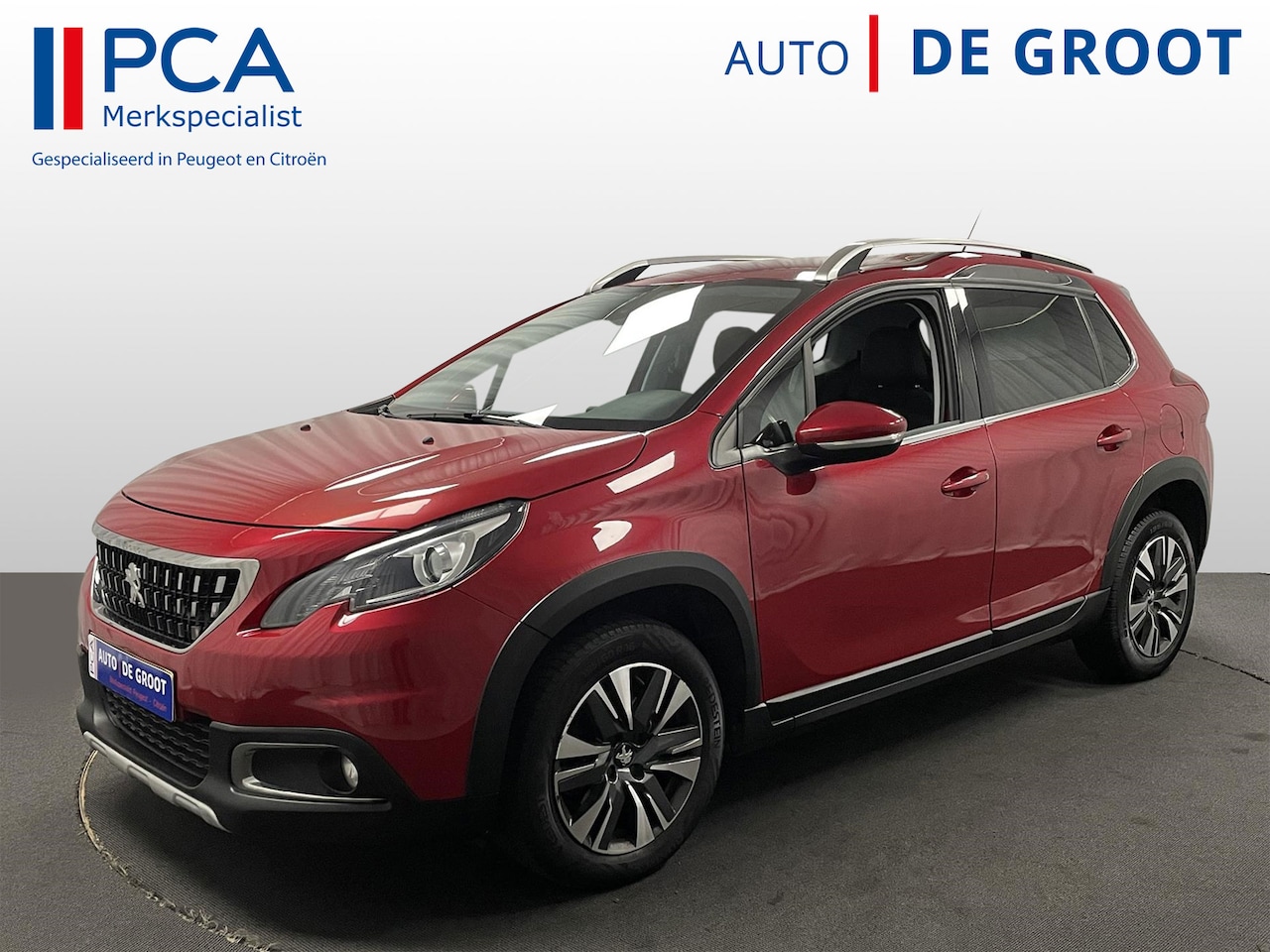 Peugeot 2008 - ALLURE Automaat 130pk Navi+Carplay | Stoelverw. | Half leder - AutoWereld.nl