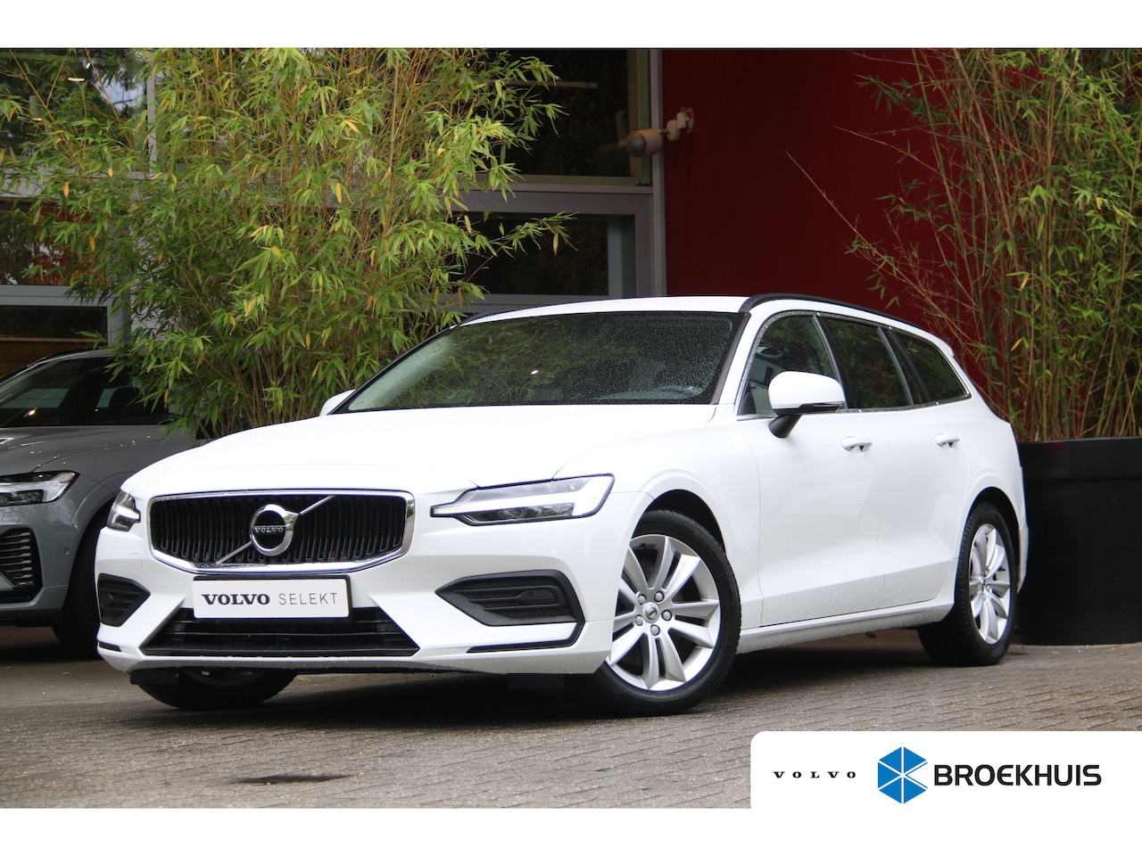Volvo V60 - 2.0 B3 Momentum Business | Camera | Adaptive Cruise | Pilot Assist - AutoWereld.nl