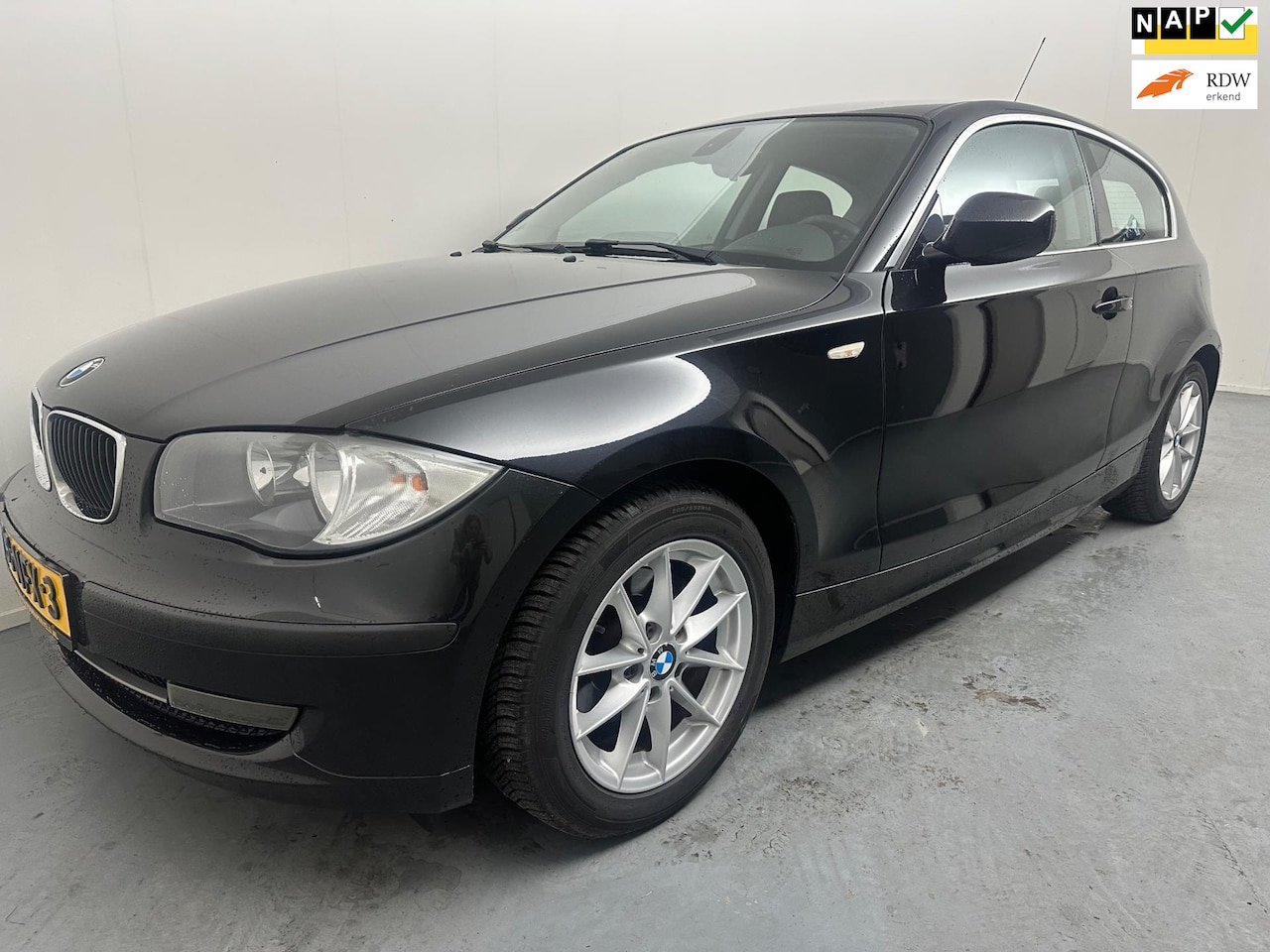 BMW 1-serie - 116i Business Line # Clima # Navi # Lmv # Nap - AutoWereld.nl