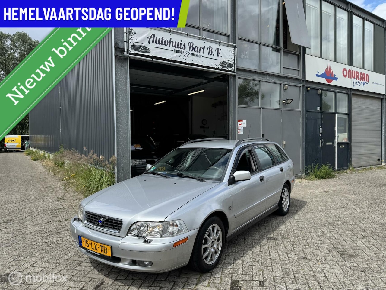 Volvo V40 - 2.0 Dynamic Navigator Automaat! Airco! APK! NAP Logisch! - AutoWereld.nl
