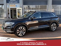 Volkswagen Touareg - 3.0 TSi eHybrid 4MOTION 470pk Trekhaak, Schuif-/kanteldak, Panoramadak, 21Inch Xenon, Leer