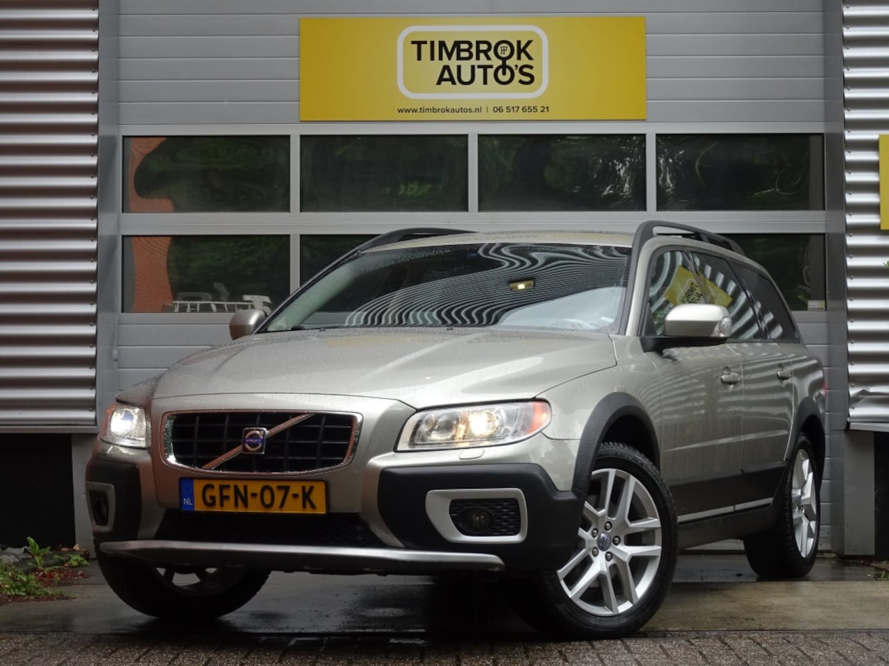 Volvo XC70 - 3.2 AWD Aut. *Leer/Xenon/Trekhaak/Historie/Keurige auto!* - AutoWereld.nl