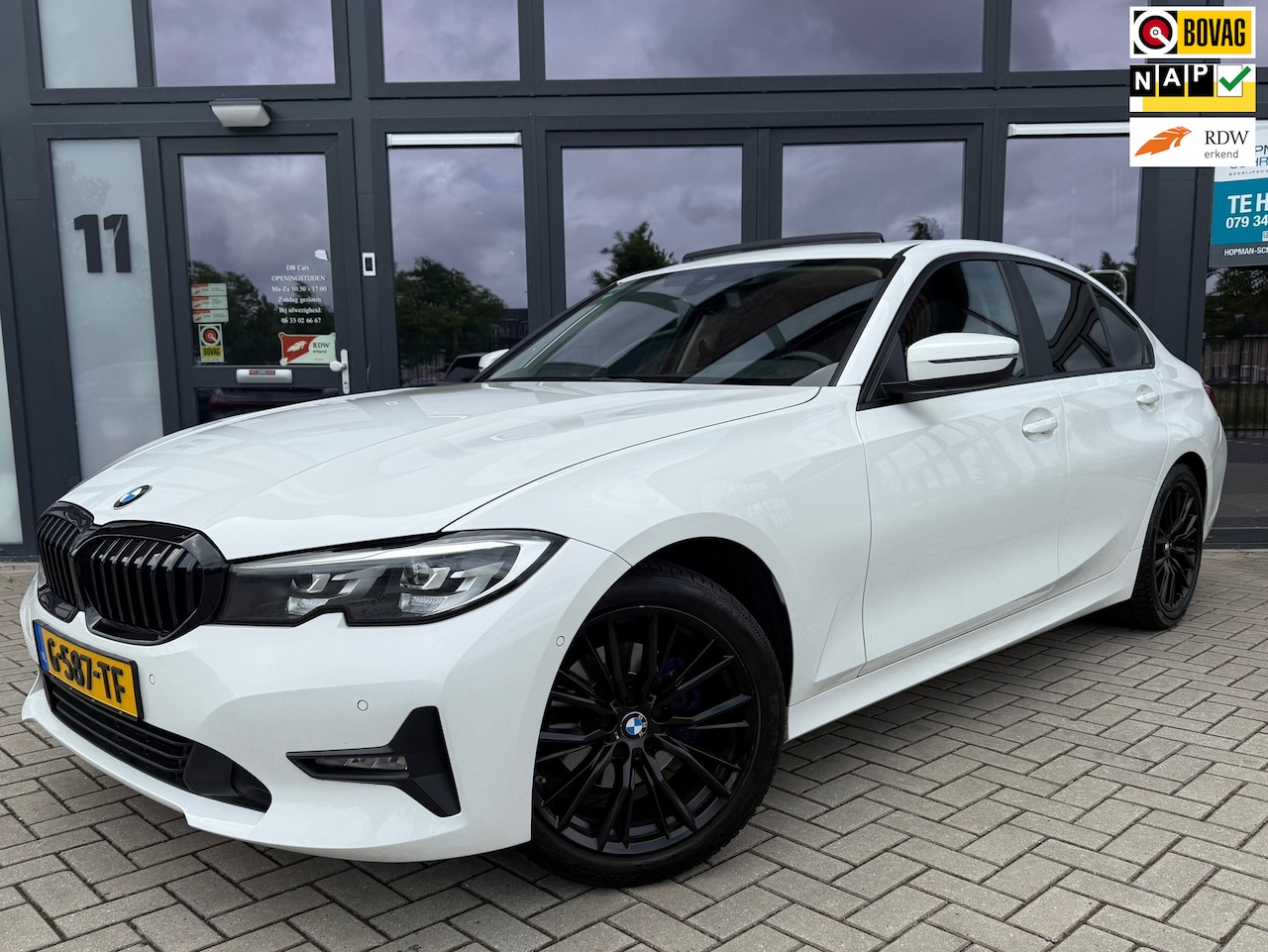 BMW 3-serie - 320i G20 Nieuw Model,Pano,Camera,M,Leder,Navi.Led - AutoWereld.nl
