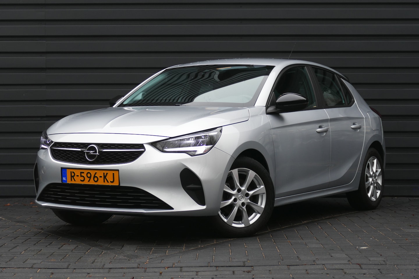 Opel Corsa - 1.2 TURBO 100PK 5-DRS EDITION AUTOMAAT / NAVI / AIRCO / PDC / 16"LMV / BLUETOOTH / CRUISEC - AutoWereld.nl